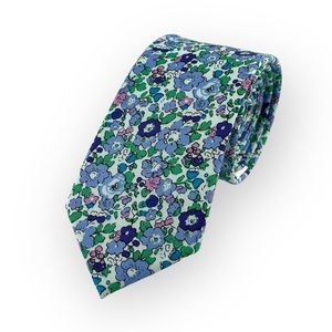 Men’s Periwinkle Whimsy Floral Print Necktie, Slim 2.5” Width